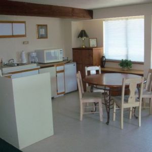 Panorama-Suite-Food-Prep-and-Dining-Area