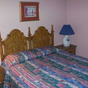 Queen-bedroom