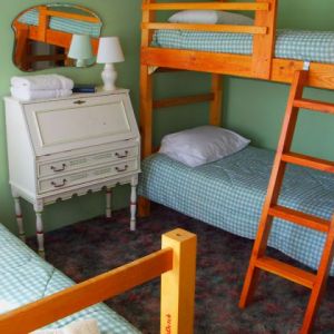 Triple-bunk-bedroom-2
